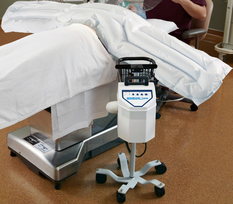 ผ้าห่มอุ่นร่างกายส่วนบน ระบบควบคุมภาวะโลกร้อน ICU การเข้าถึงการผ่าตัด สีขาว, สีฟ้า SMS ผ้าอากาศฟรีหน่วย
